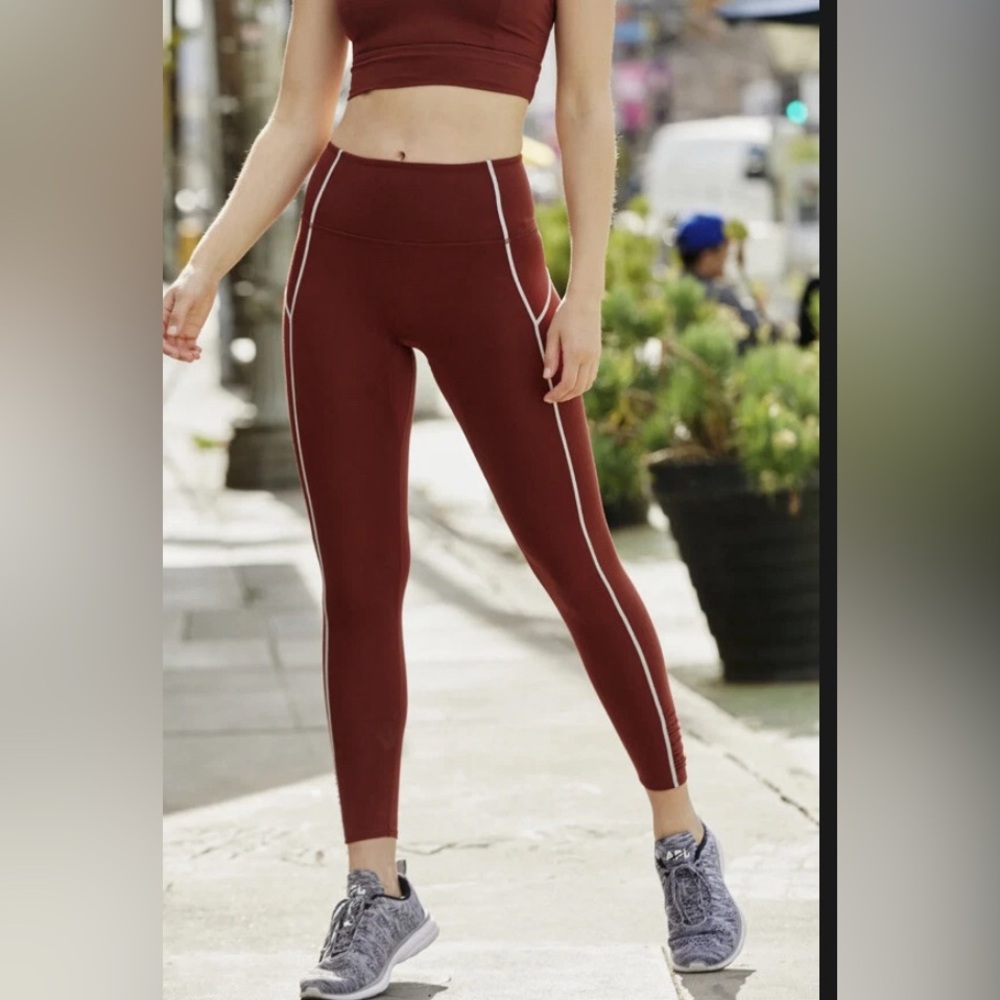 Free People FP Movement “You’re a Peach” Women's Burgundy Leggings